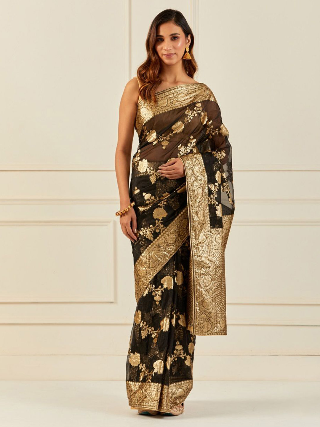 Geroo Luxe Black Ethnic Motifs Zari Banarasi Saree