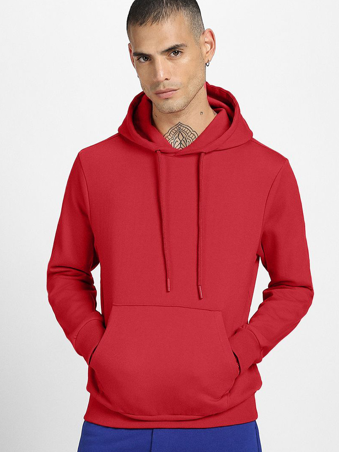 VEIRDO Men Red Soild Cotton Fleece Regular Fit Hooded Pullover Sweatshirt