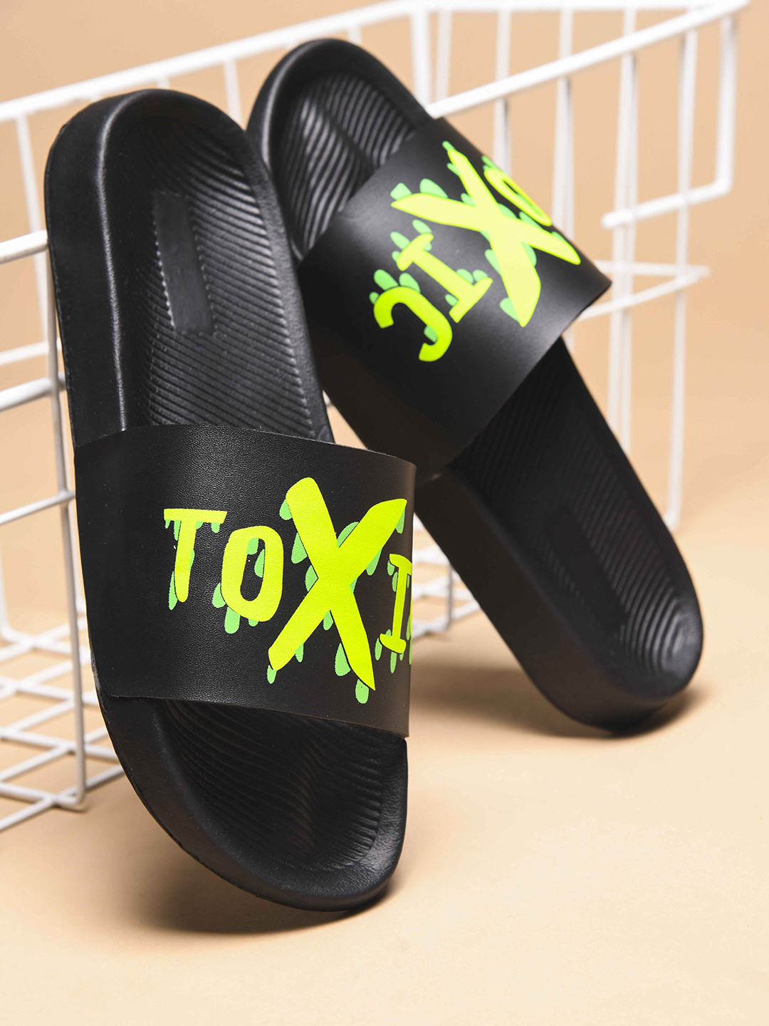 PERY PAO Men Printed Sliders