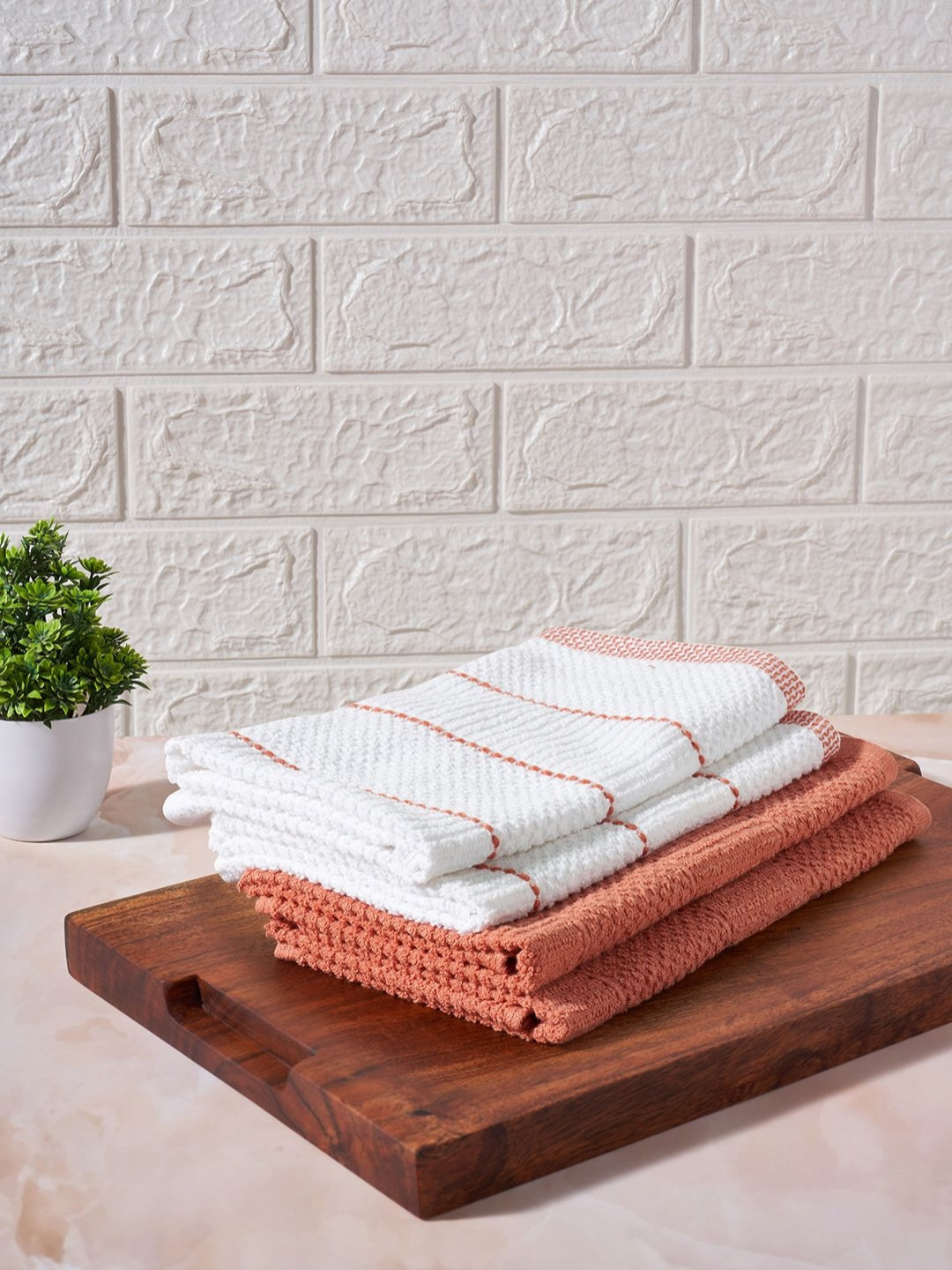 Living scapes by Pantaloons Rust & White 4 Pieces Self Design Kitchen Towels