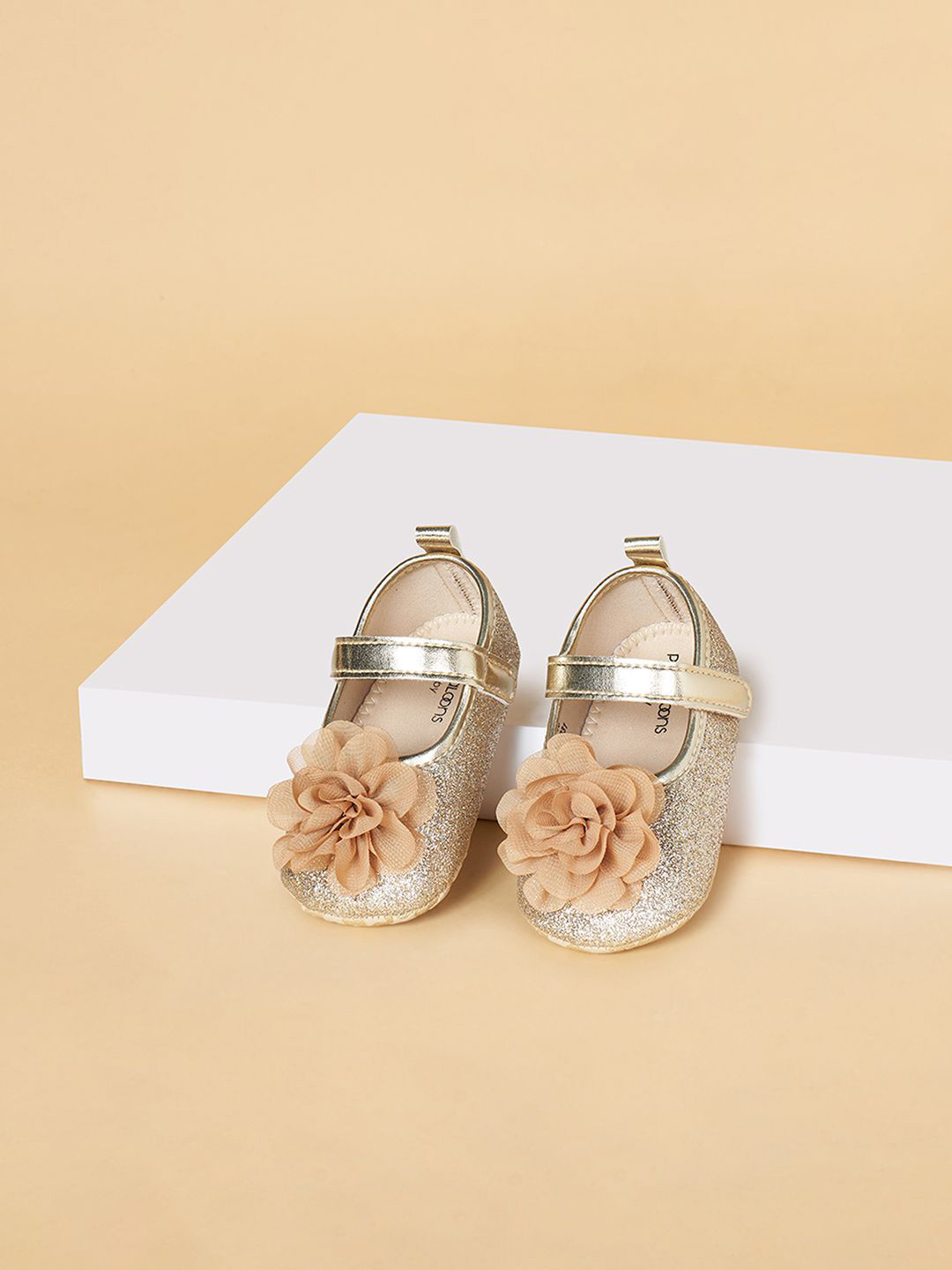 Pantaloons Baby Girls Glitter Mary Jane