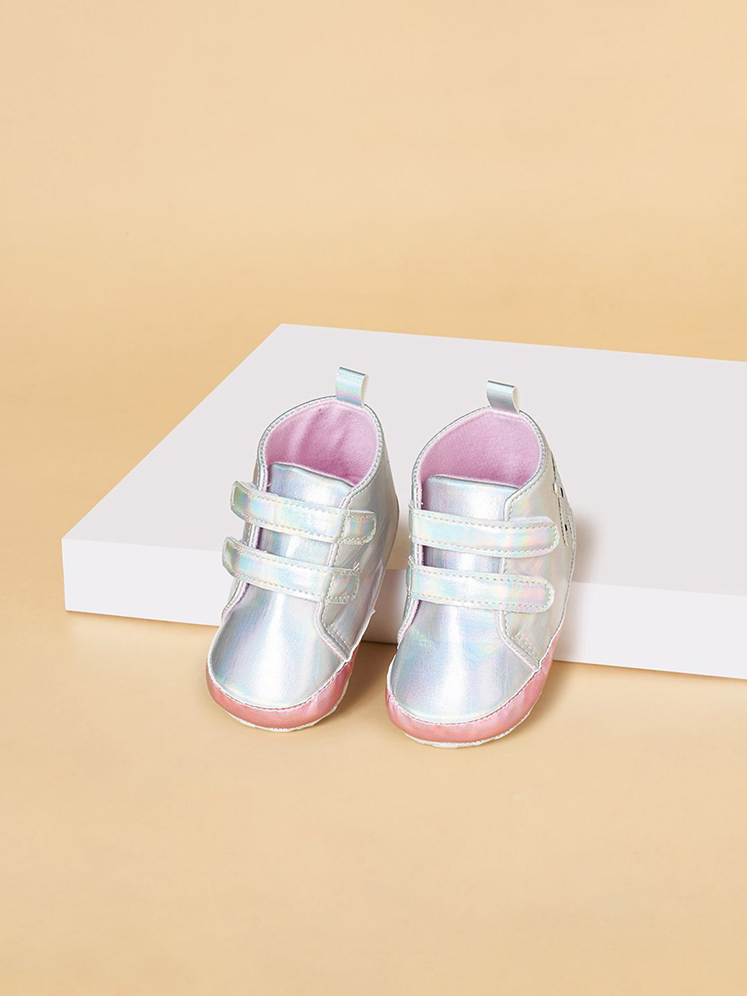 Pantaloons Baby Girls Metallic Casual Shoes