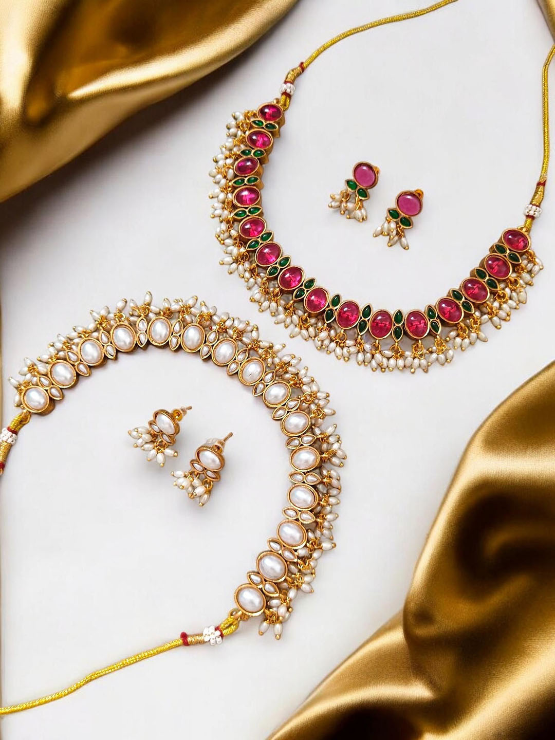 Pihtara Jewels Gold-Plated Stone-Studded & Pearls Reversible Jewellery Set