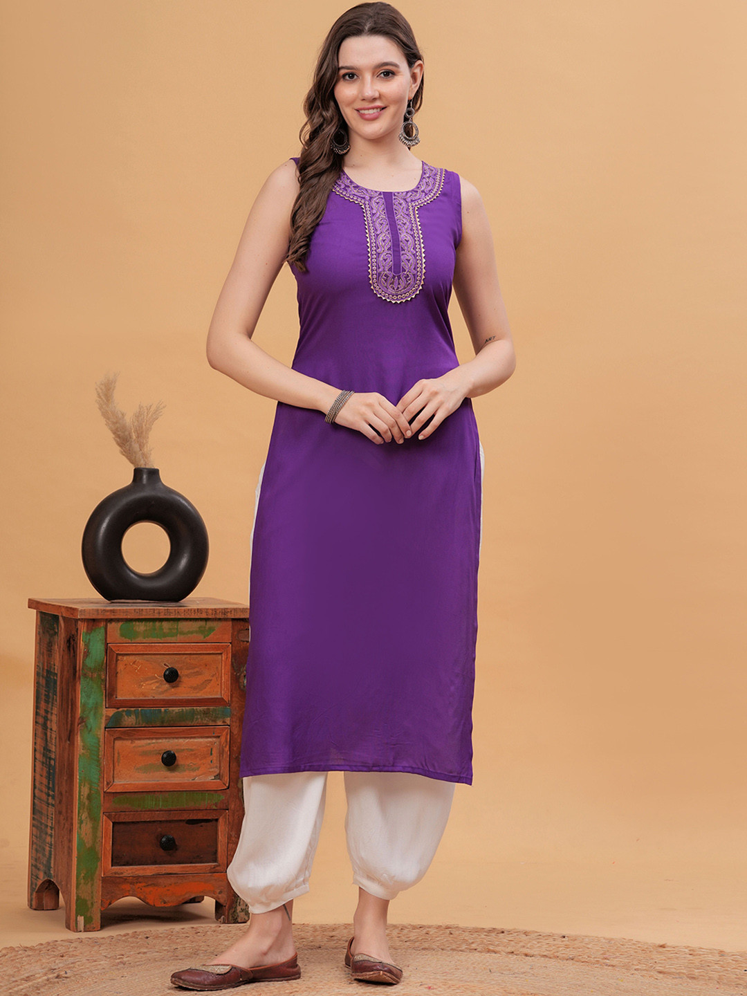 NYPA Ethnic Motifs Yoke Design Gotta Patti Sleeveless Straight Kurta