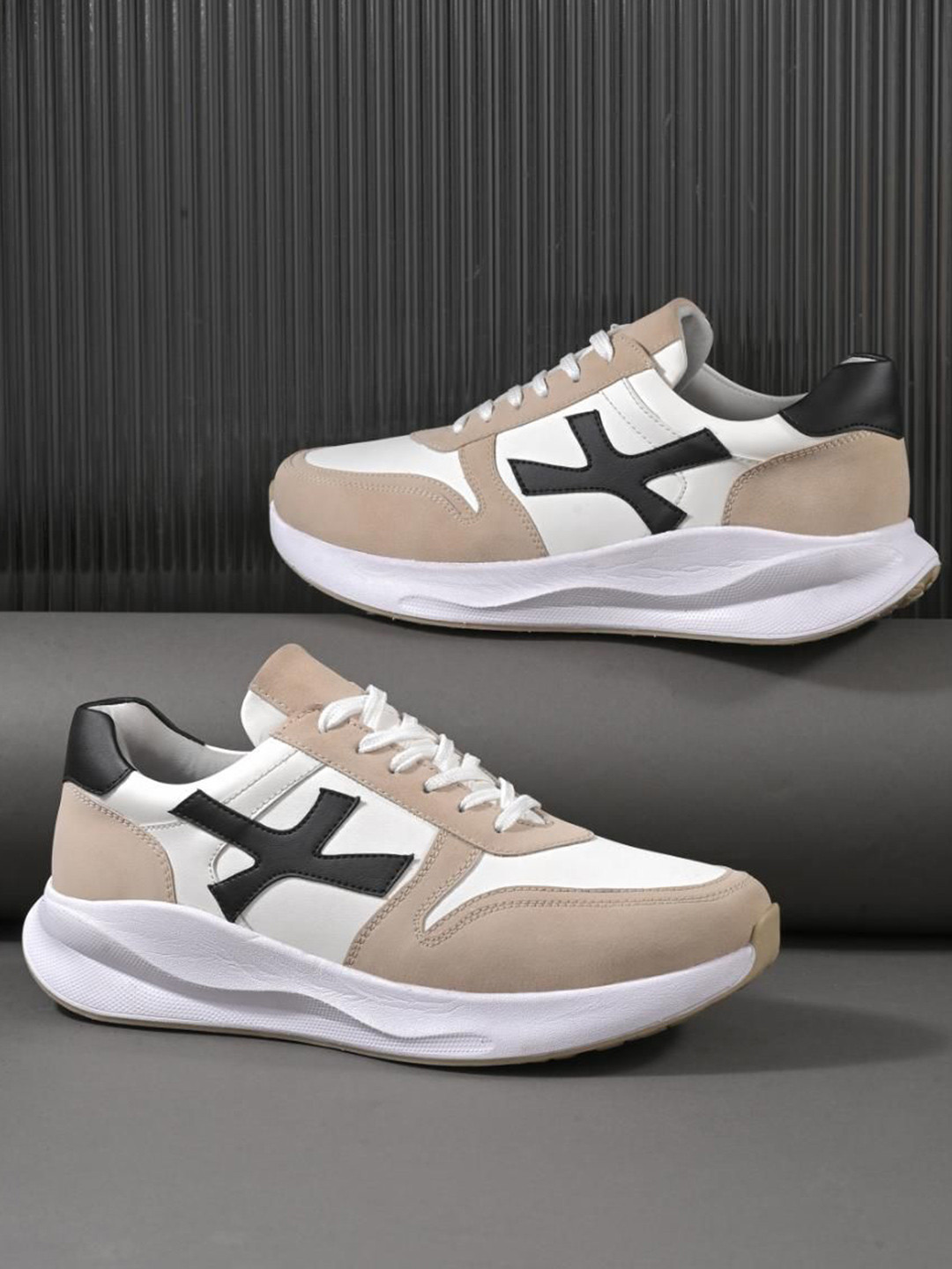 The Roadster Lifestyle Co Men Colourblocked Chunky Sport Shoes