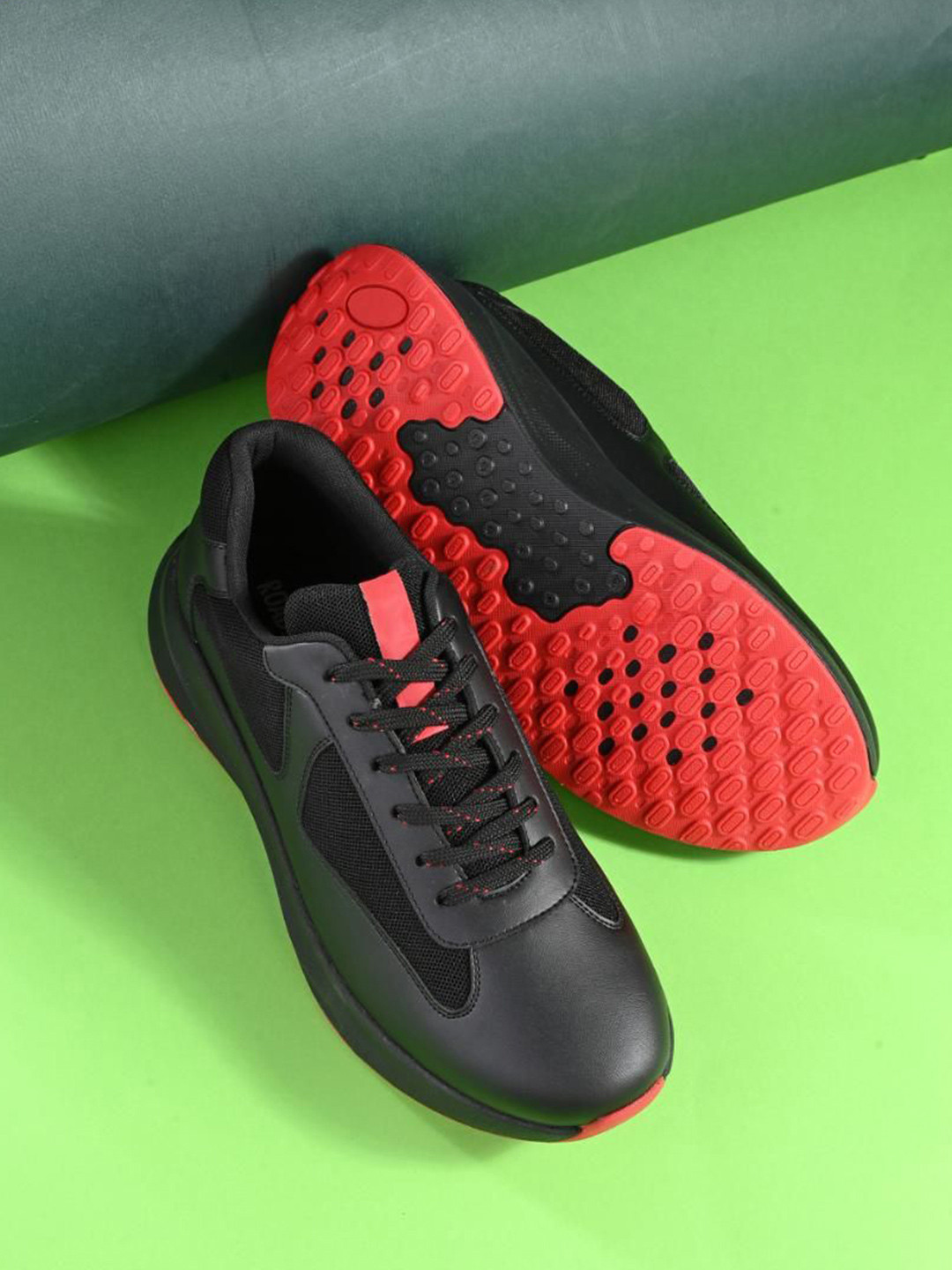 The Roadster Lifestyle Co Men Breathable Lace Up Sport Shoes