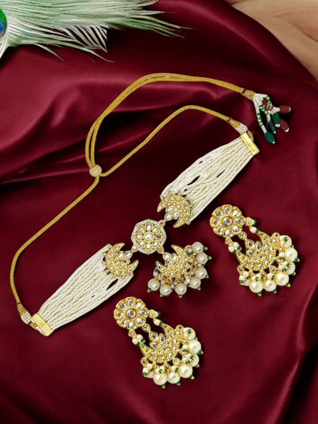 FEMMIBELLA Gold-Plated Paachi Kundan-Studded & Beaded Choker Jewellery Set