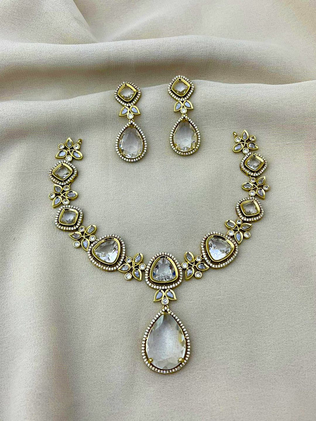 D Rio Fashions Gold-Plated Kundan Stone Studded Jewellery Set