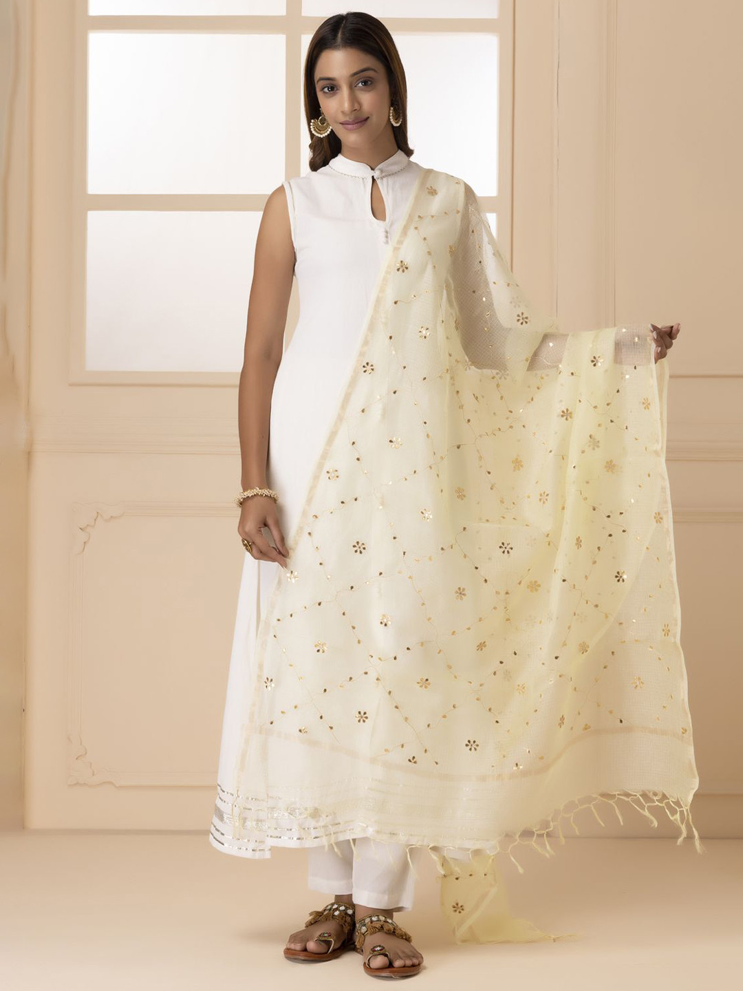 Geroo Luxe Floral Embroidered Gota Jaal Work Pure Kota Silk Dupatta