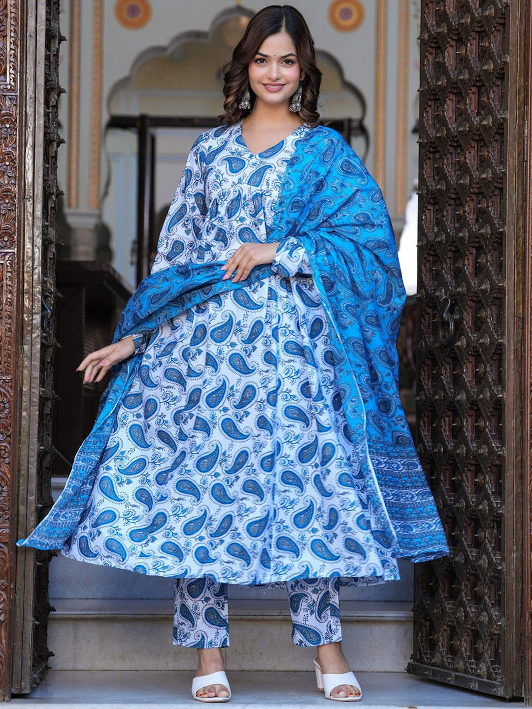 MANOJAVA Paisley Printed V-Neck Empire Pure Cotton Kurta With Trouser With Dupatta