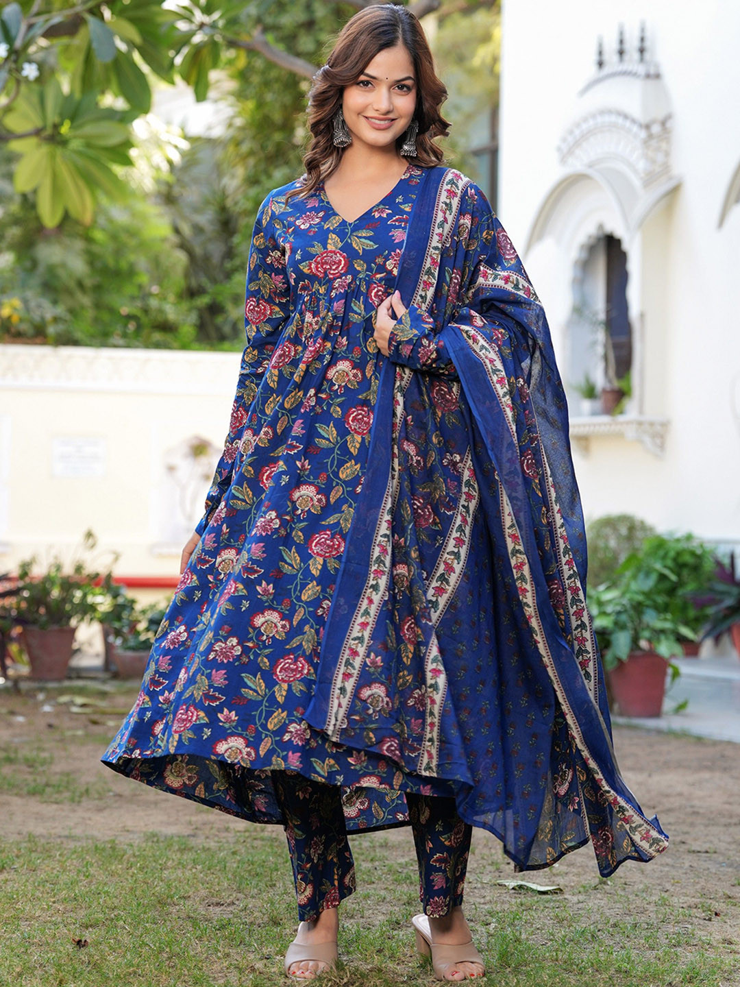 MANOJAVA Floral Printed V-Neck Empire Pure Cotton Kurta With Trouser With Dupatta