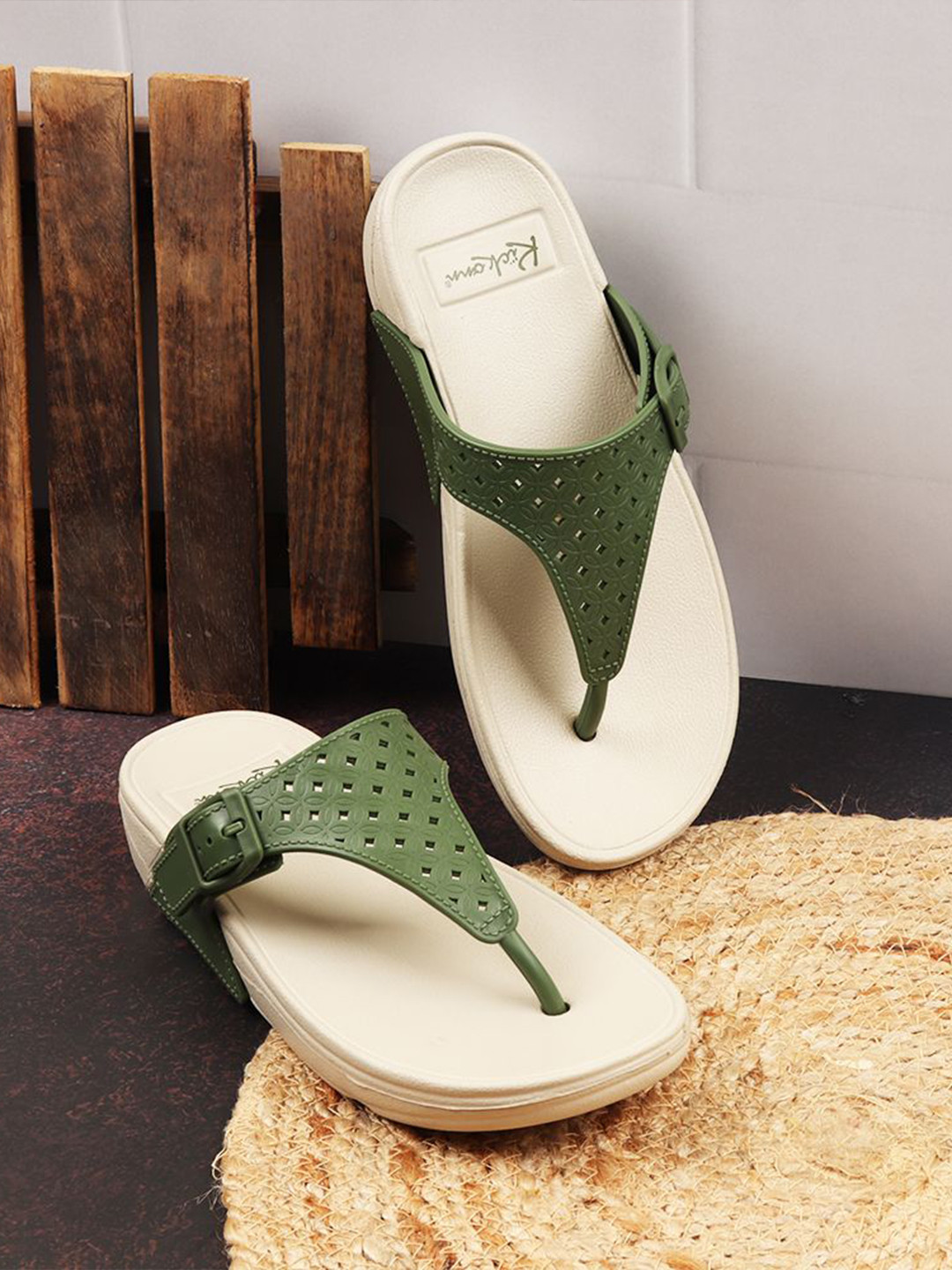 Indifeet Women Casual T-Strap Thong Rubber Slippers