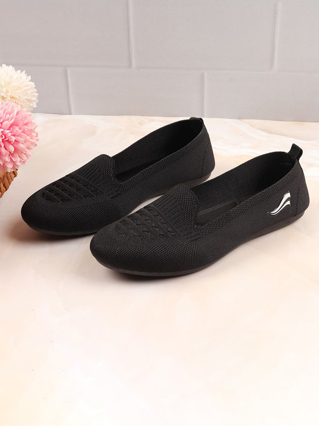 Indifeet Women Black Textured Daily Casual Wear Memory Insole Slip-On Shoes