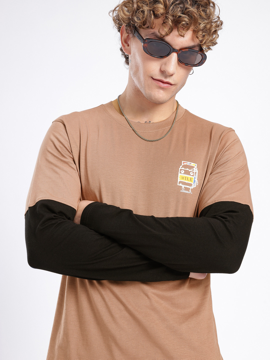 Glitchez Doctor Sleeves Minimal Graphic T-shirt