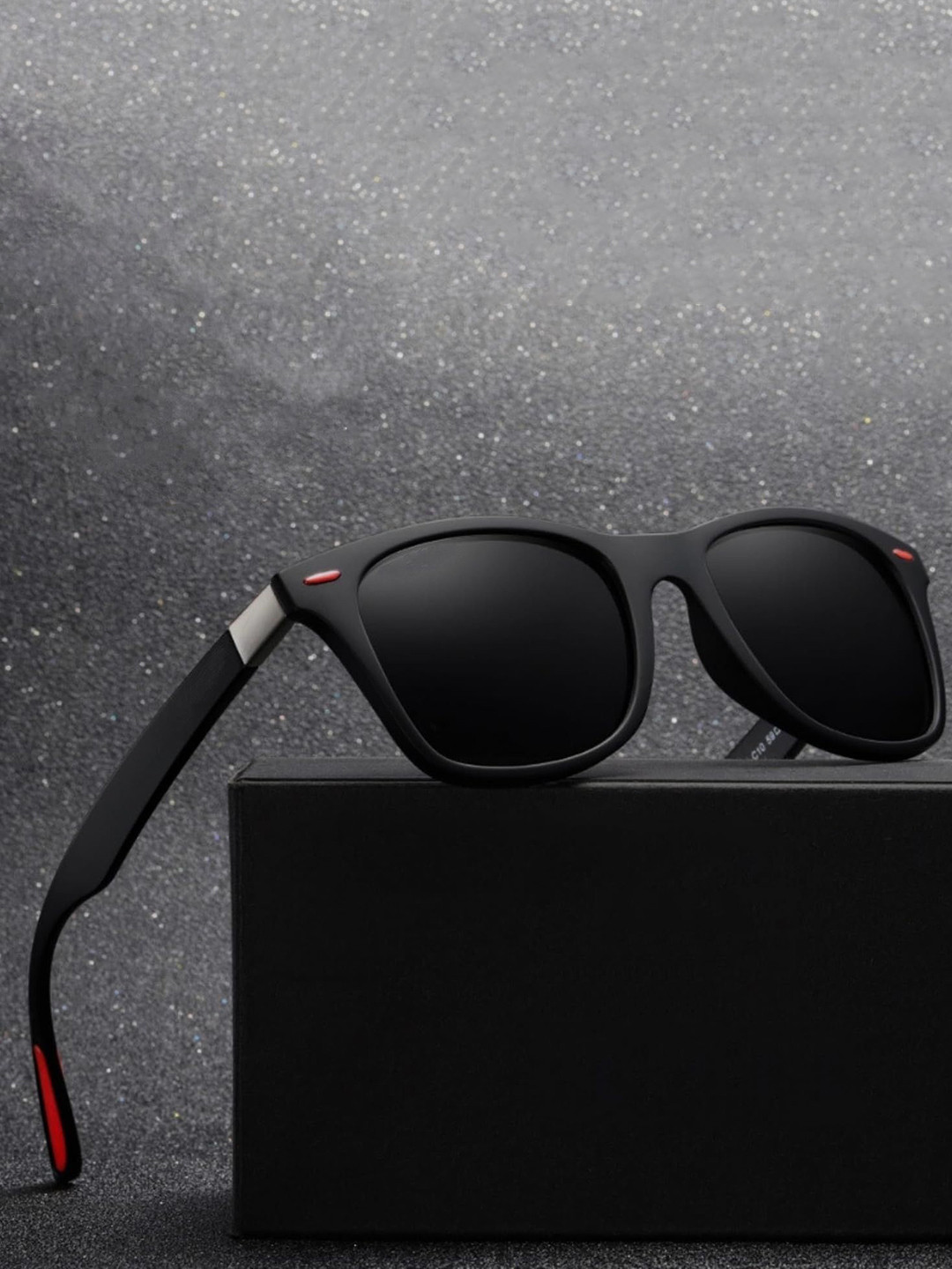 DressBerry Women Wayfarer Sunglasses with Polarised Lens Red Tip