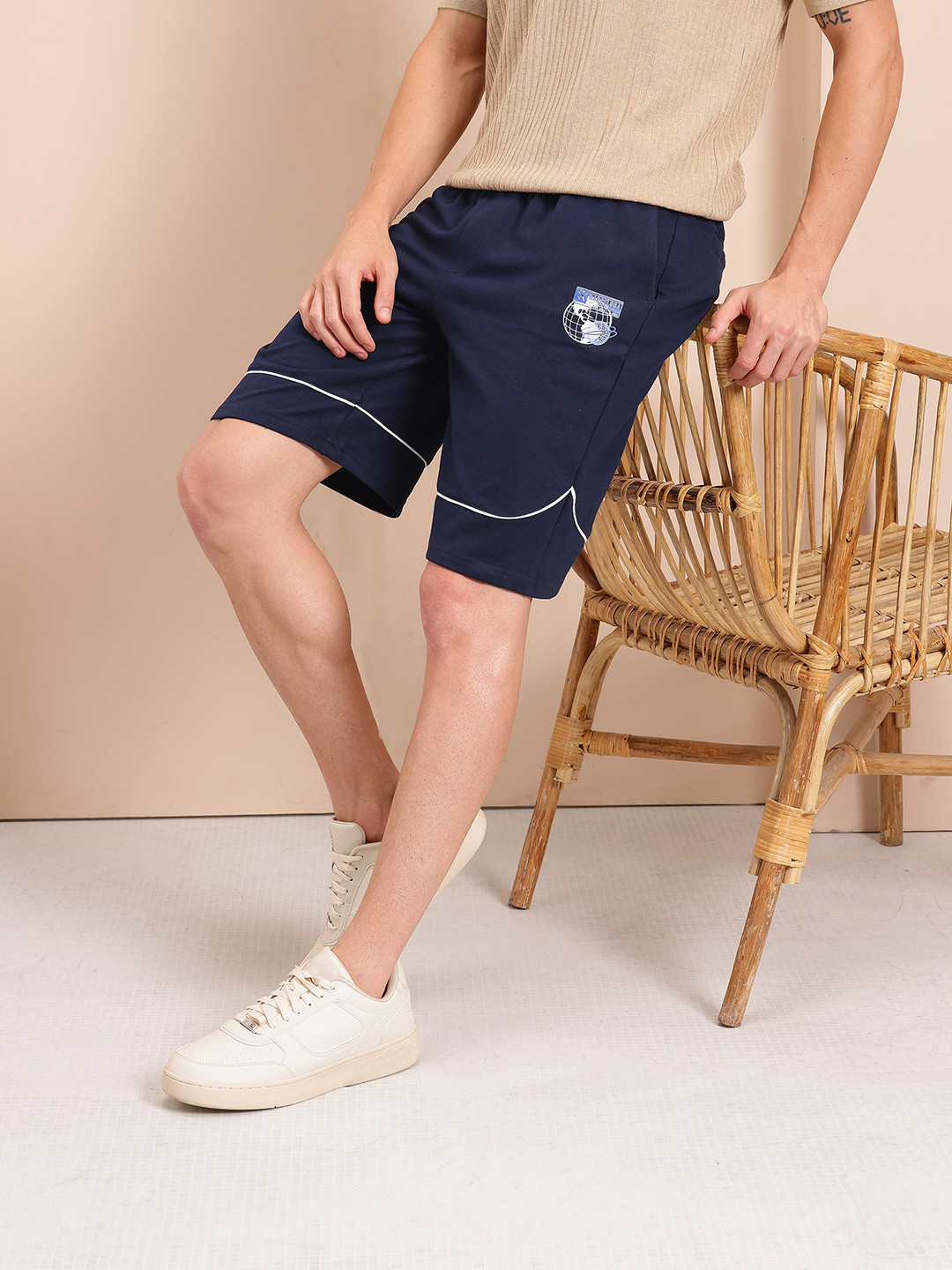 Mast & Harbour Men Printed Detail Mid-Rise Knitted Shorts with Contrast Piping