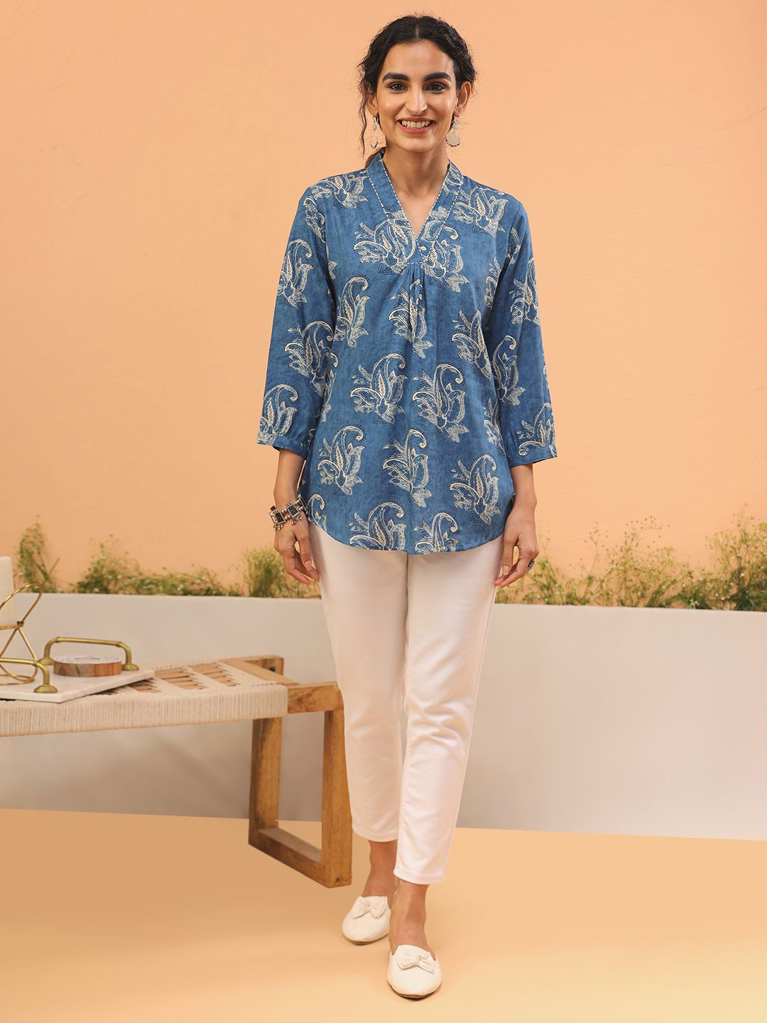 ARAVALII Women Floral Printed V-Neck Kurti
