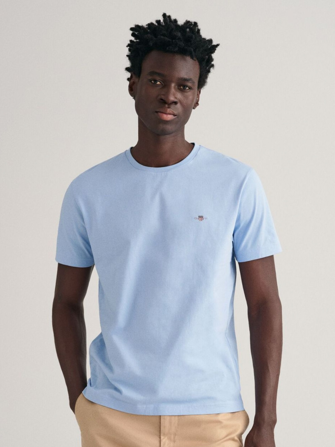 GANT Men Solid Regular Fit Shield Cotton T-shirt