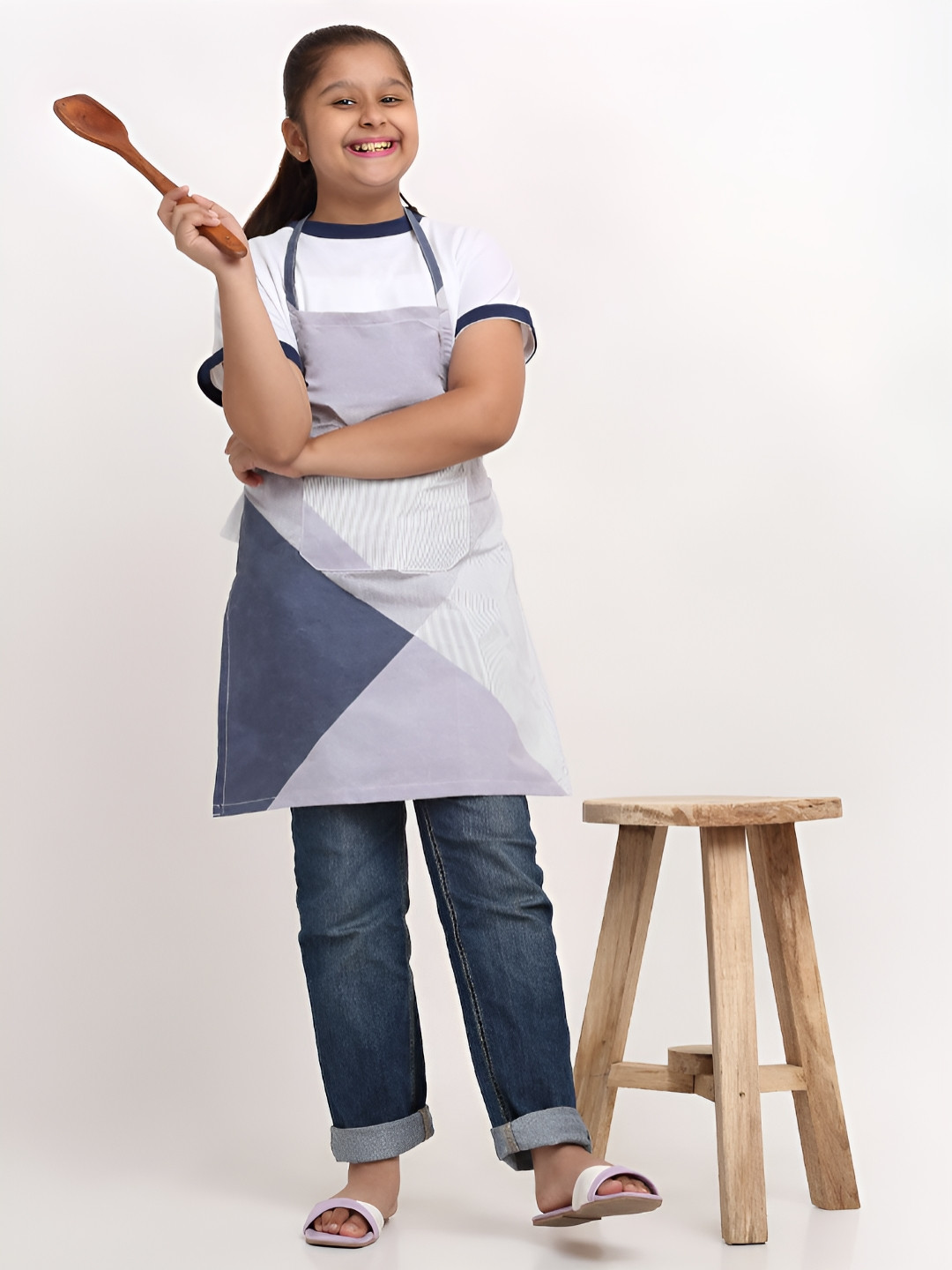 Arrabi Kids Grey & White Printed Apron With 2 Patch Pockets