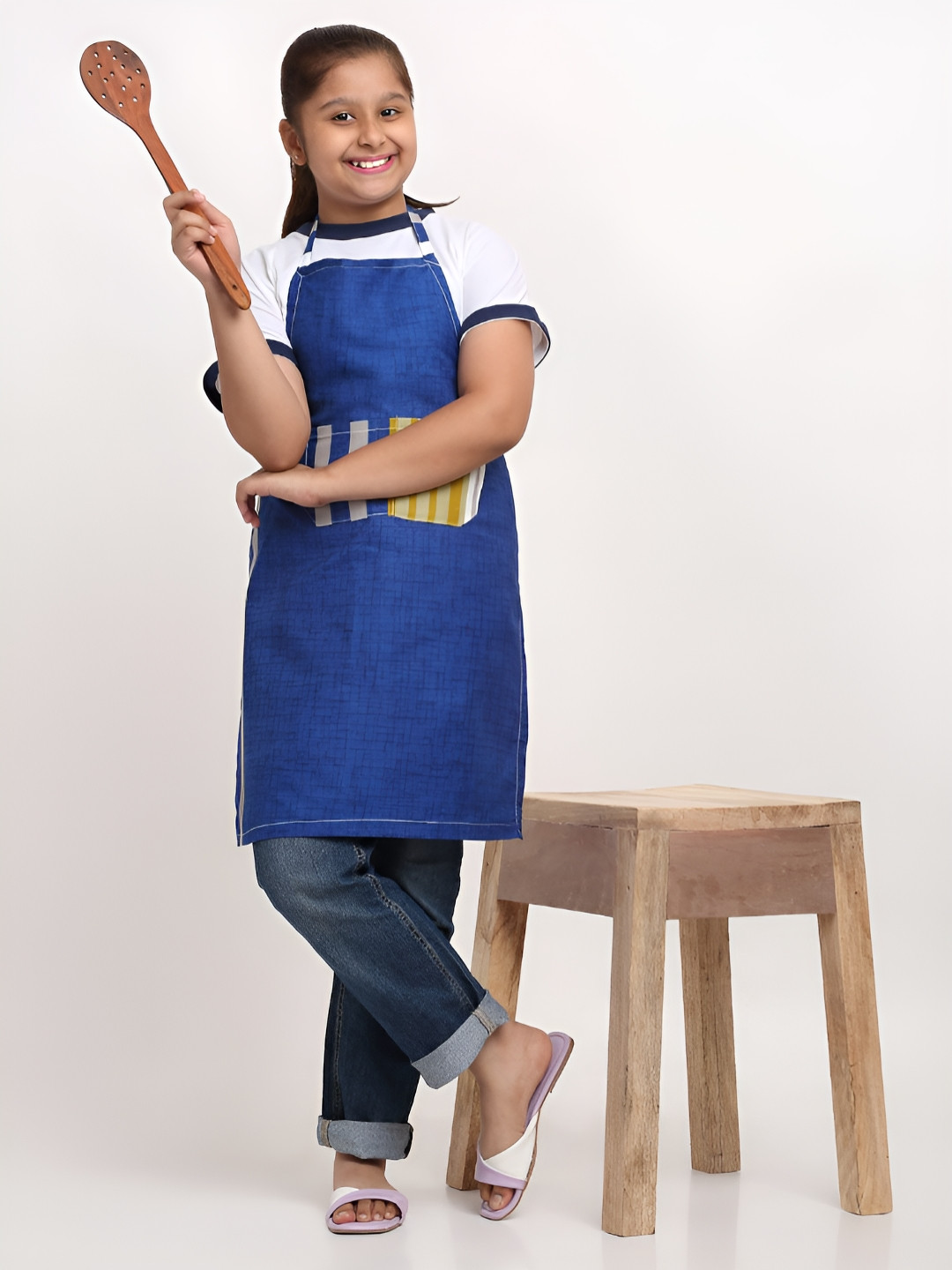 Arrabi Kids Blue & White Printed Aprons With Pockets