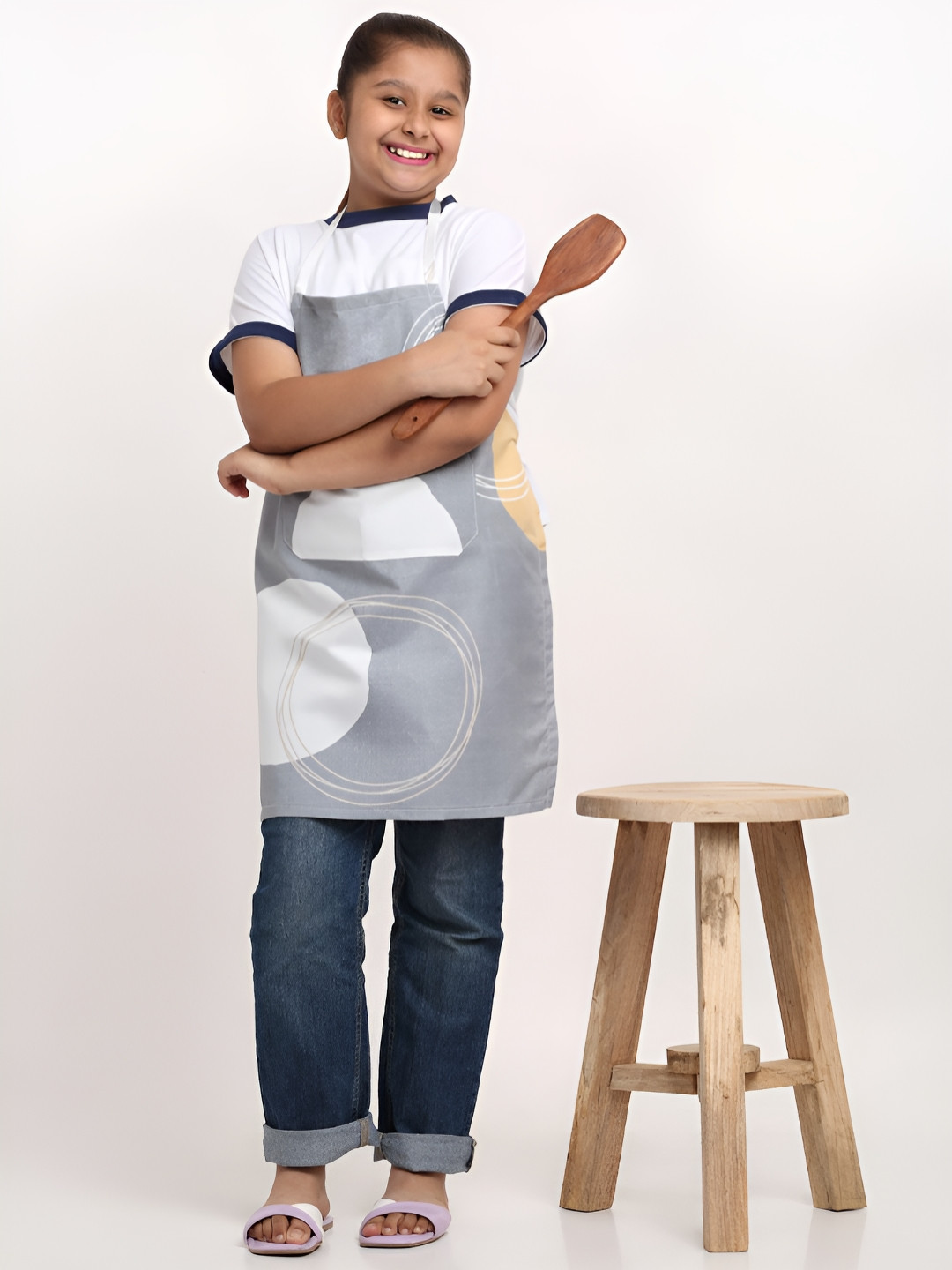 Arrabi Kids Grey & White Printed Apron With 2 Patch Pockets