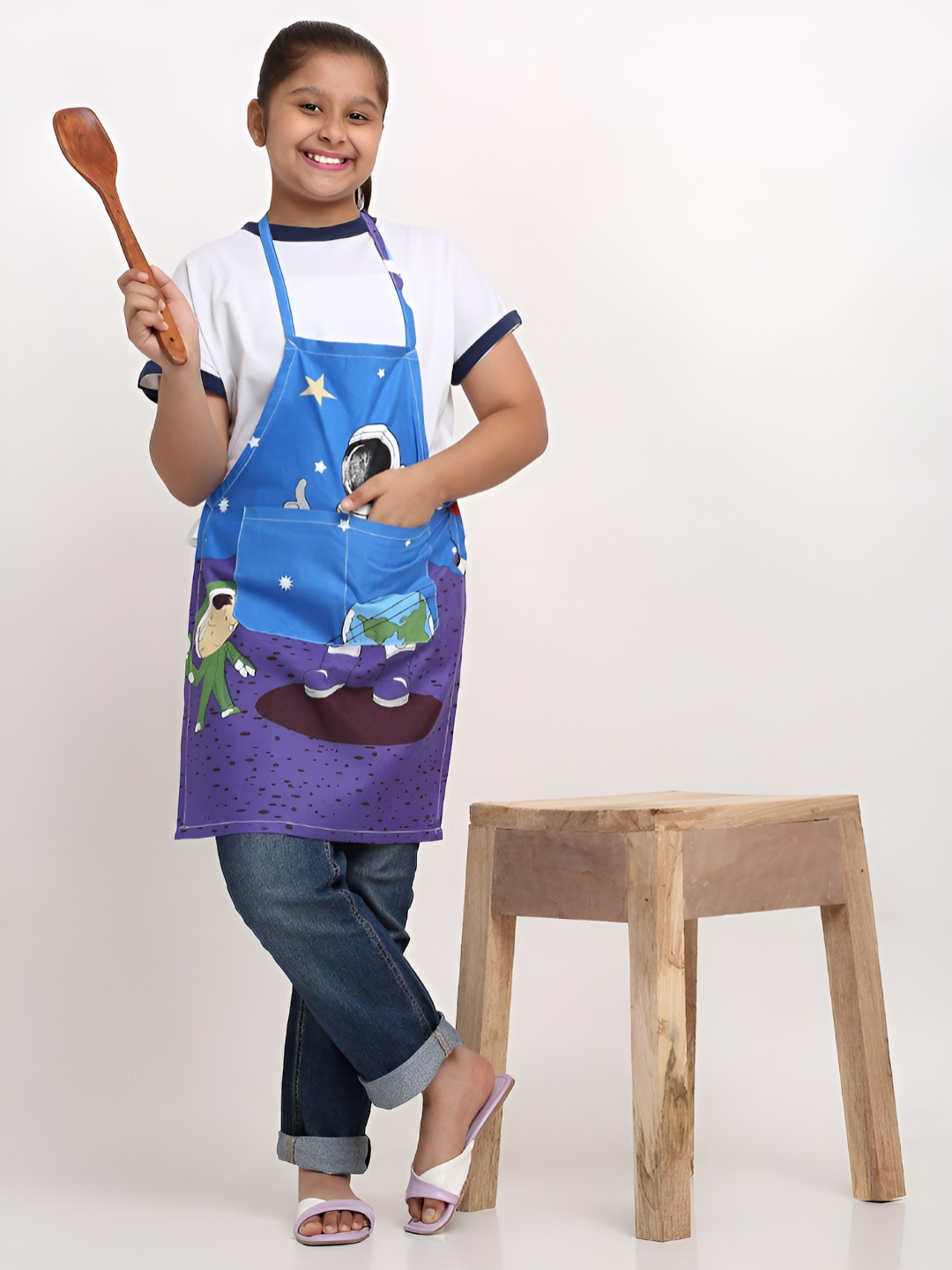 Arrabi Kids Blue & Purple Printed Apron With 2 Patch Pockets