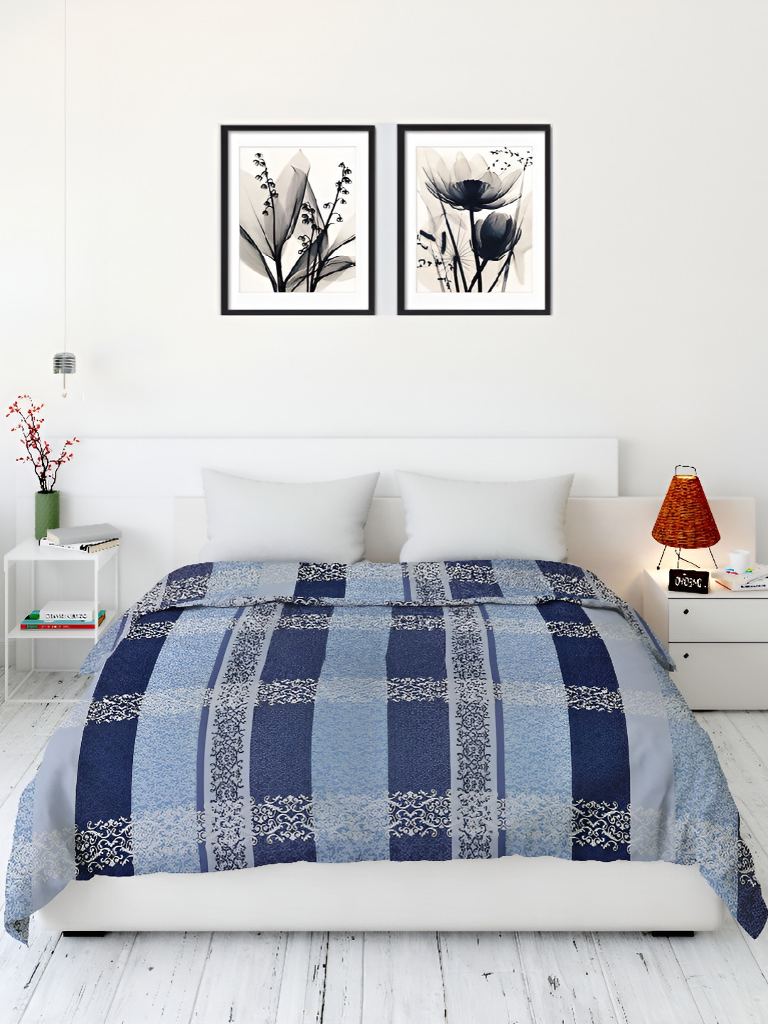 BELVOSTUM Blue & White Geometric Printed 330 TC Microfiber Queen Duvet Cover