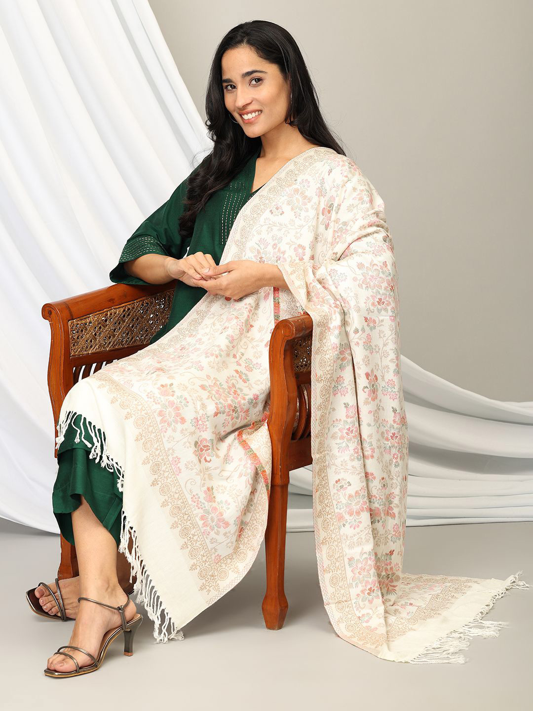 The Woman Store Women Printed Stole With Tasselled Border