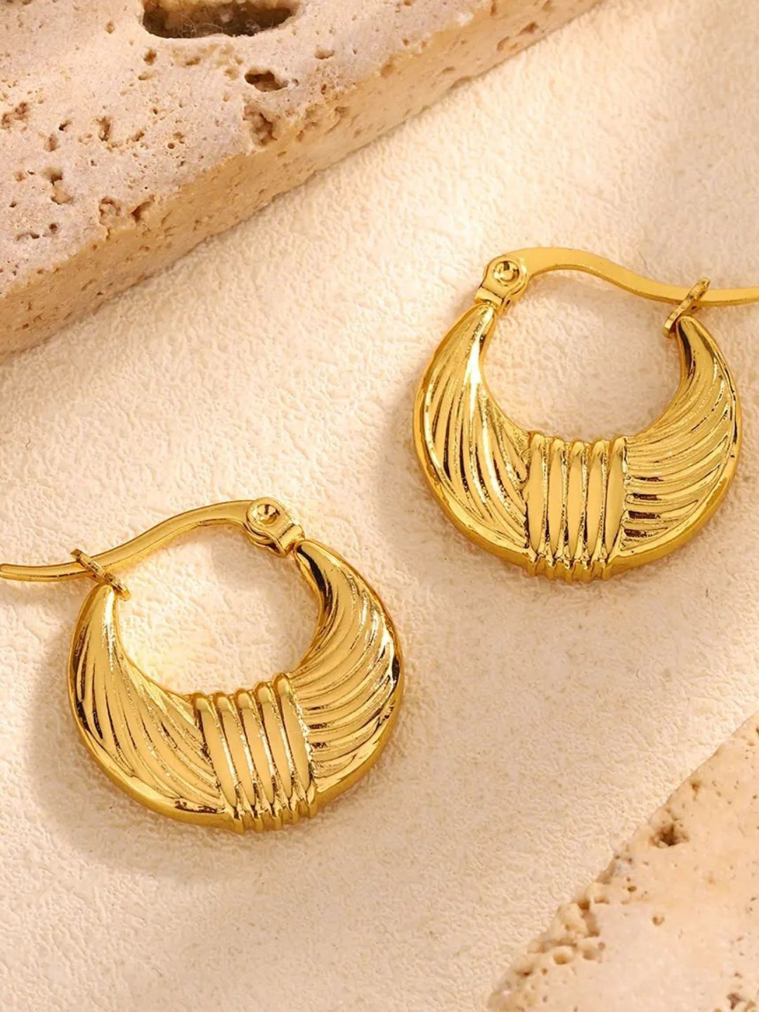 PUTSTYLE Gold-Plated Oval Stainless Steel Hoop Earrings