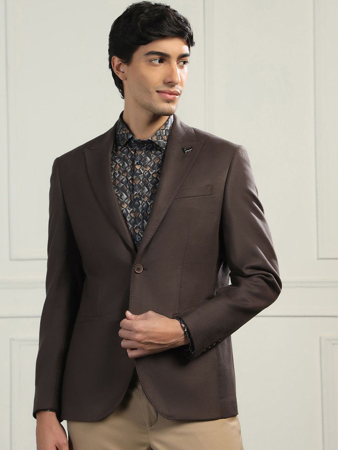 Blackberrys Notched Lapel Slip Fit Single Breasted Blazer