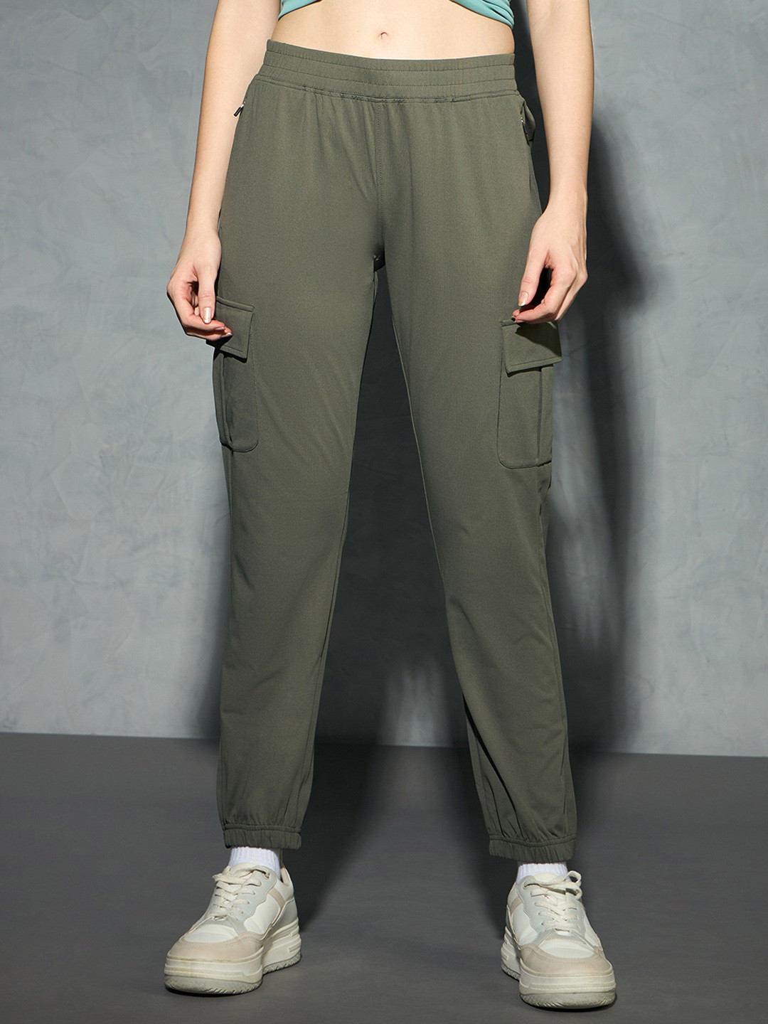 Technosport Women Relaxed Fit Mid-Rise Wrinkle Free Track Pant