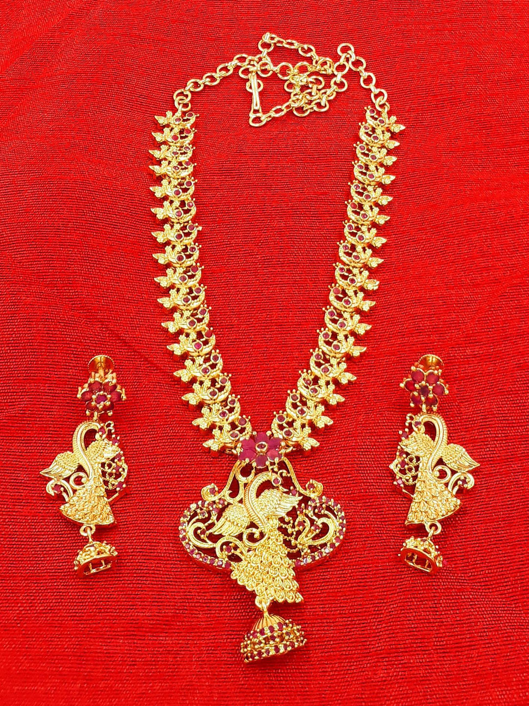 Anujeet Fashion Hub Gold-Plated Crystal Stone Studded Jewellery Set