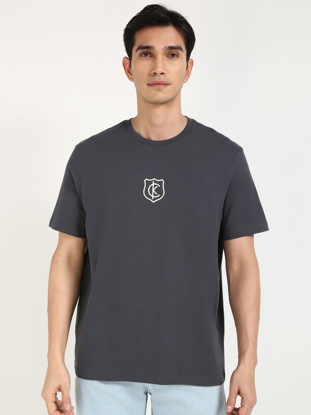 Calvin Klein Jeans Men SS 20S Solid Round Neck Relaxed Fit Cotton T-shirt