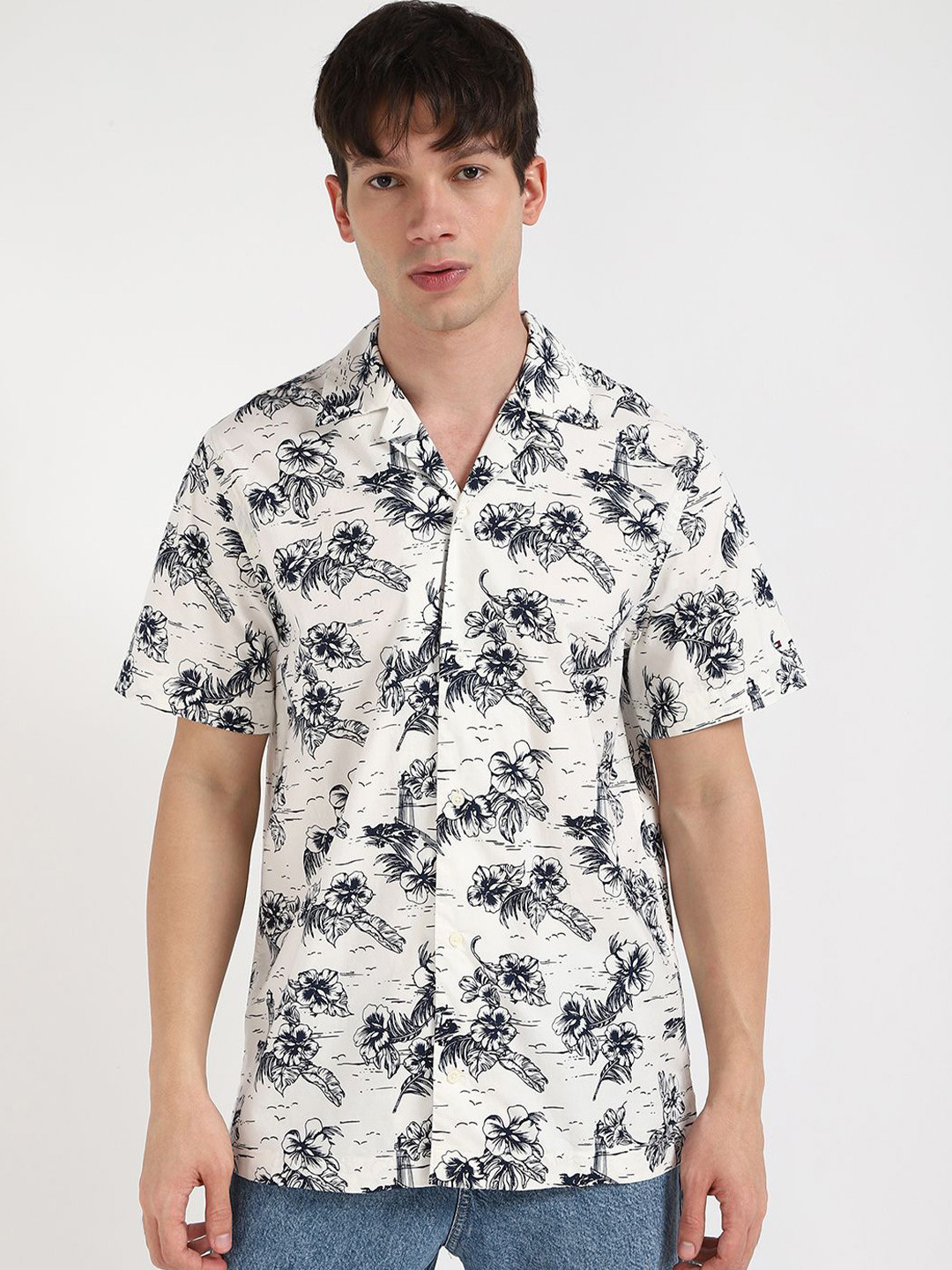 Tommy Hilfiger Men Cuban Collar Floral Printed Cotton Casual Shirt