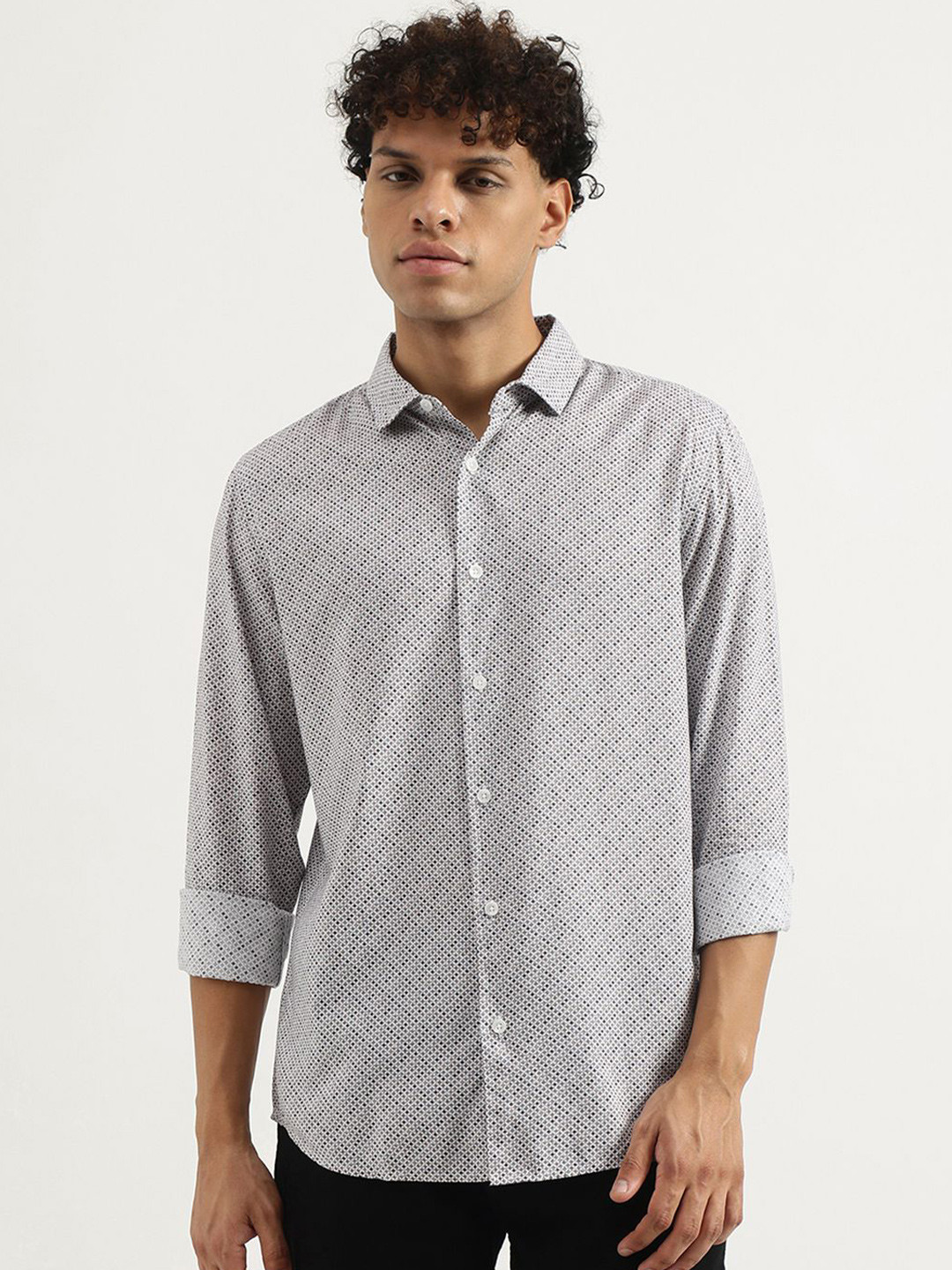 United Colors of Benetton Men Spread Collar Micro Ditsy Printed Casual Shirt