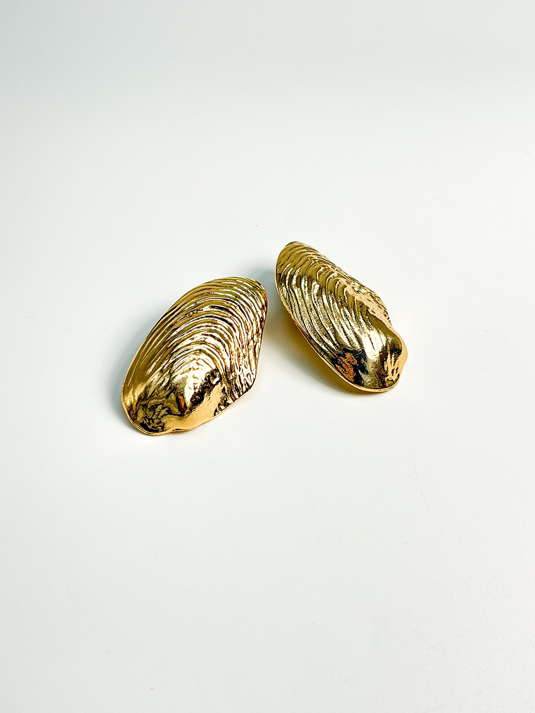 Haute Pink Shell Couture Vintage Gold Plated Rhinestone Studs