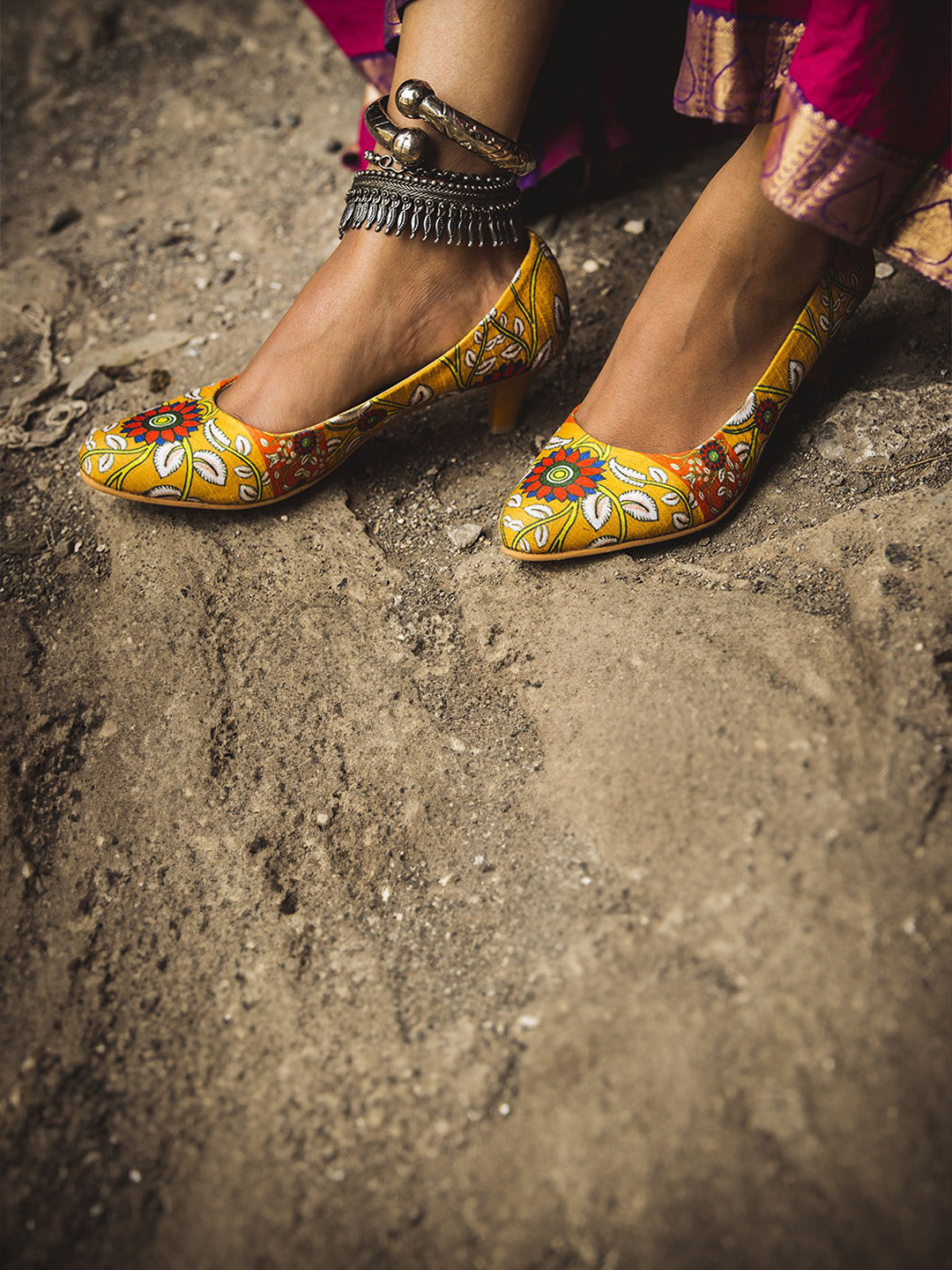 Kanvas Printed Kitten Heel Pumps