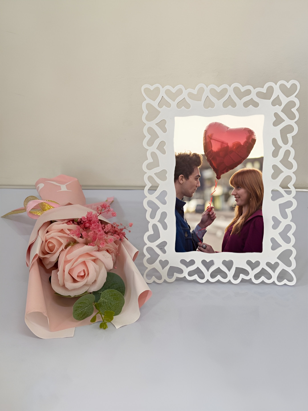 Art Street Pink & White Valentine Photo Frame With 3 Roses