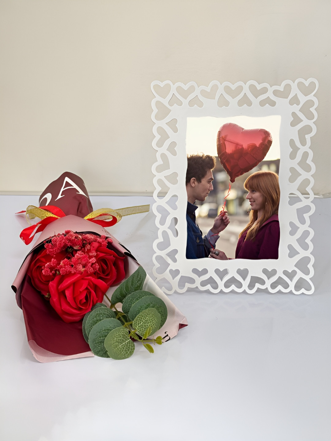 Art Street Red & White Valentine Photo Frame With 3 Roses
