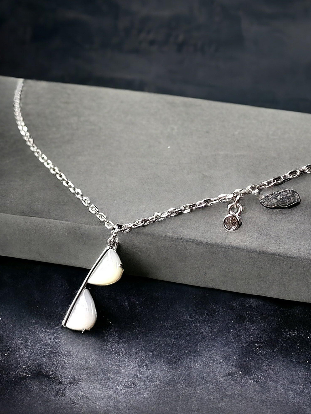 AMONROO 925 Sterling Silver Rhodium-Plated CZ Studded Specs Pendant Chain
