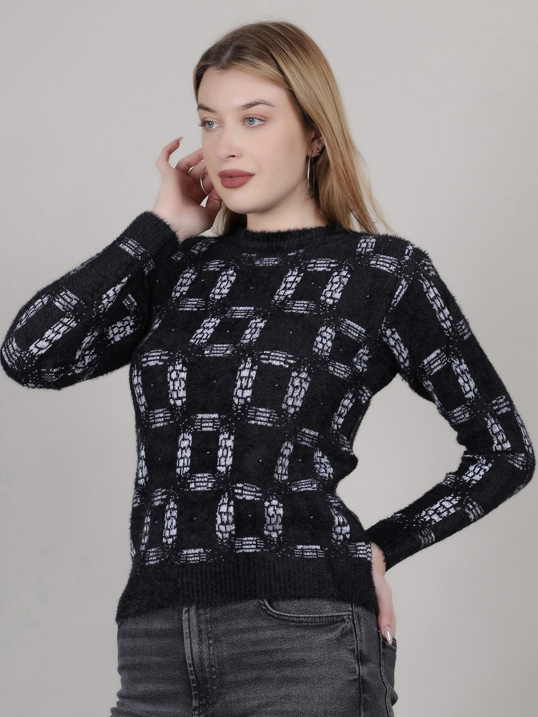 Thansmay Kleider Women Embroidered Woollen Pullover Sweater