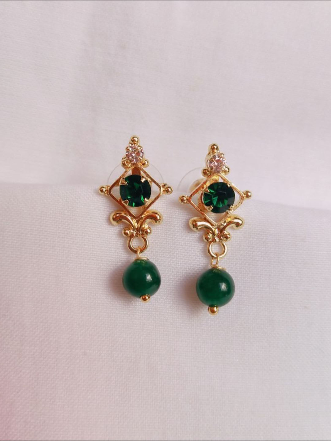 kurdekars divuu Gold Plating Contemporary Artificial Beads Antique Studs Earrings