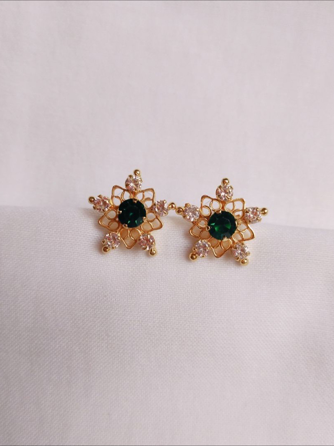 kurdekars divuu Gold Plating Star Shaped Artificial Beads Antique Studs Earrings