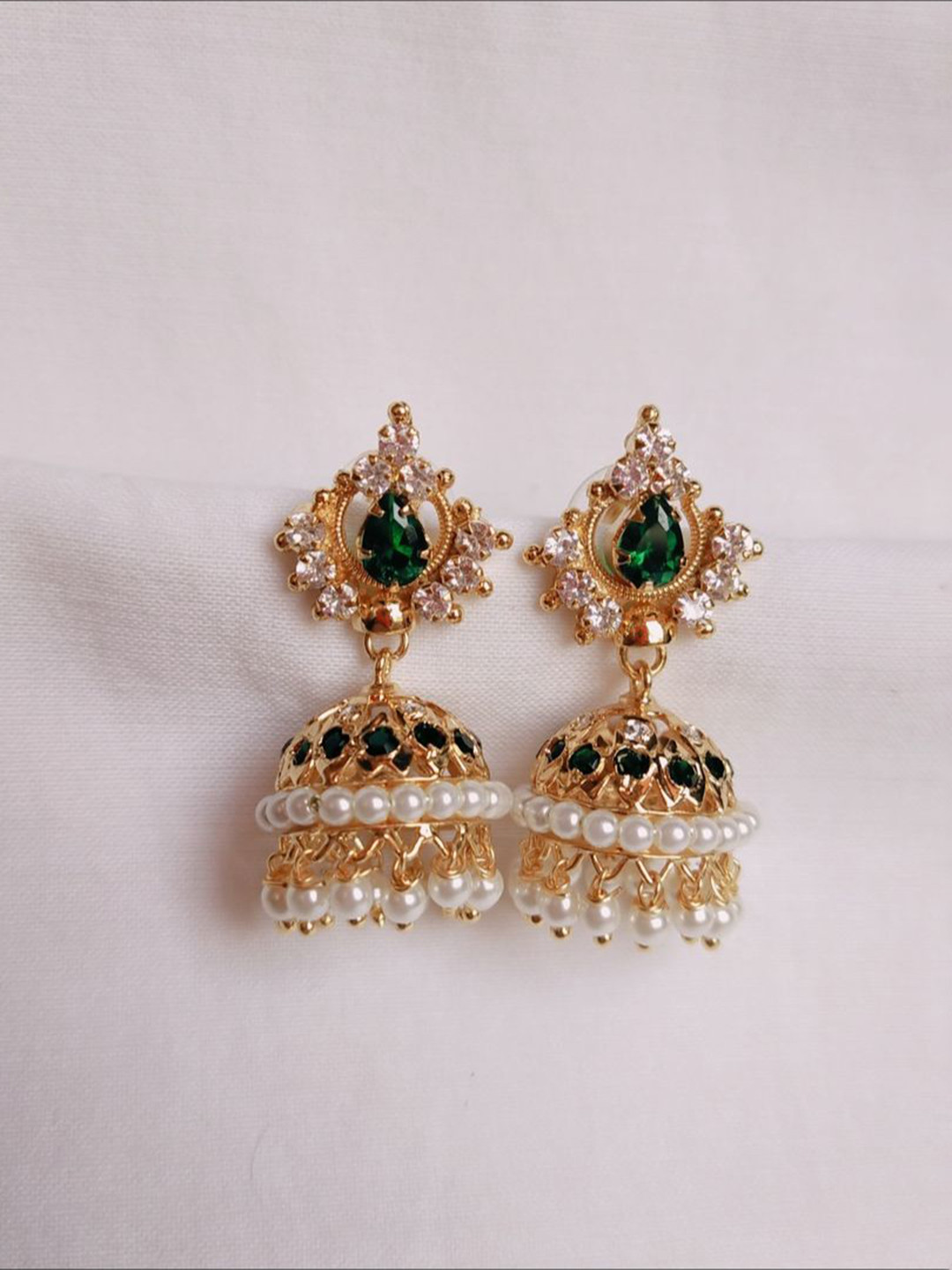 kurdekars divuu Gold-Plated Artificial Stones Studded And Beaded Dome Shaped Jhumkas