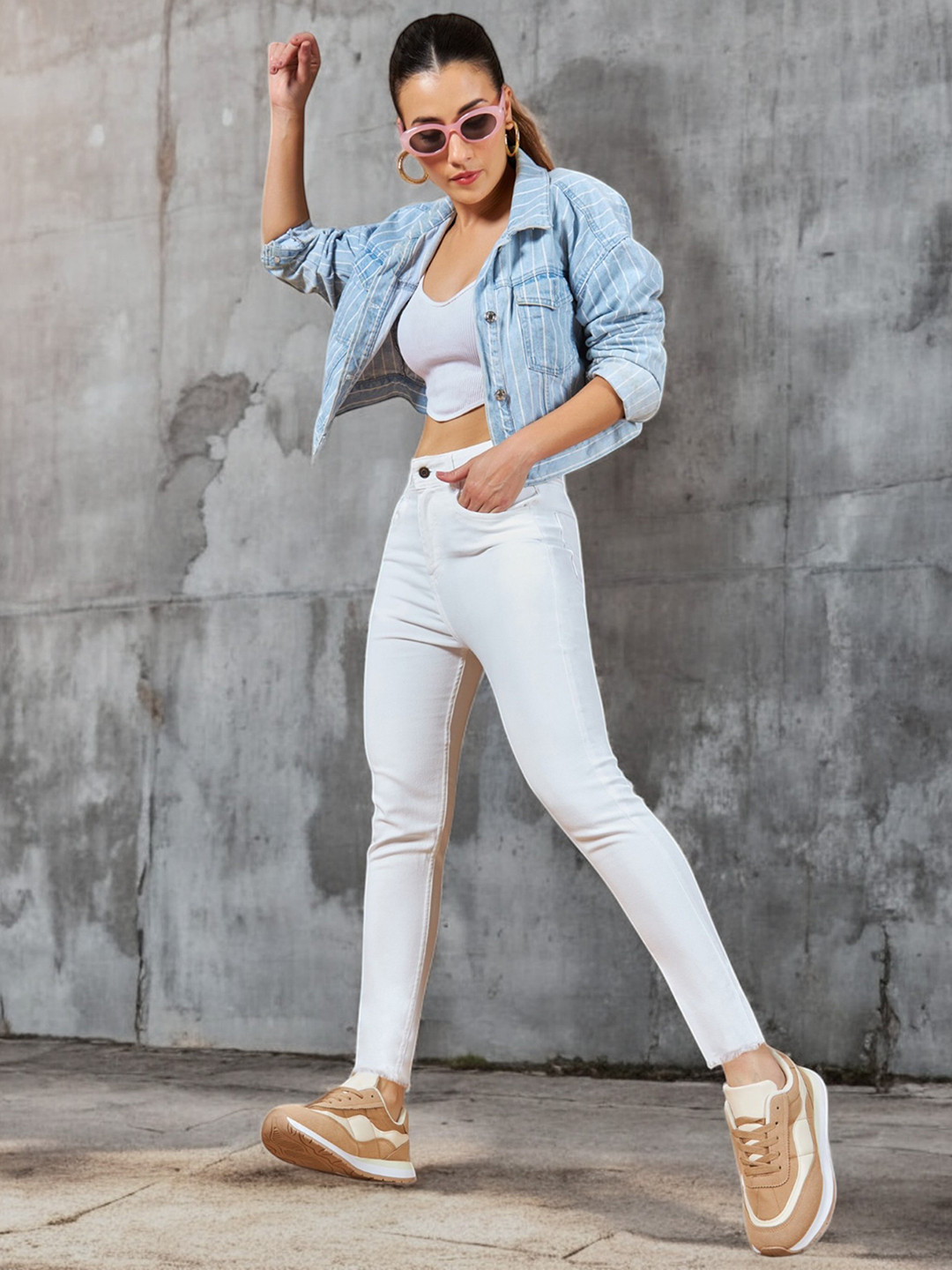 DOLCE CRUDO Women Skinny Fit High-Rise Light Fade Stretchable Jeans