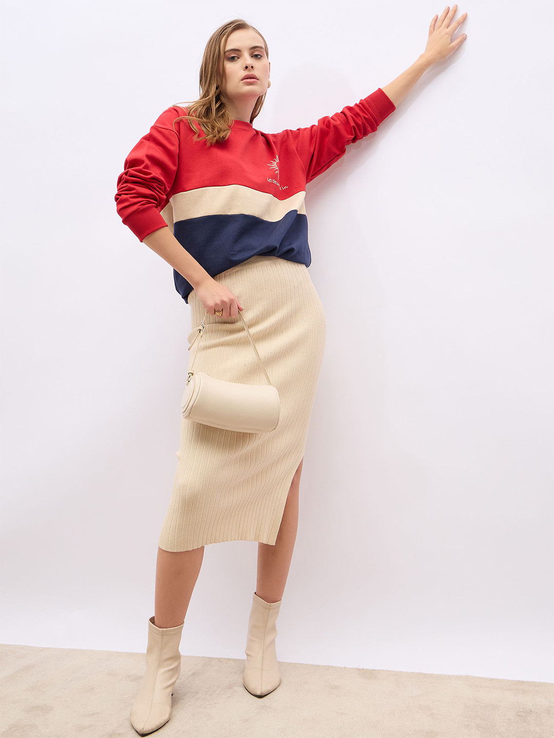 Styli Women Oversize Fit Regular Length Color Blocked Sweatshirt