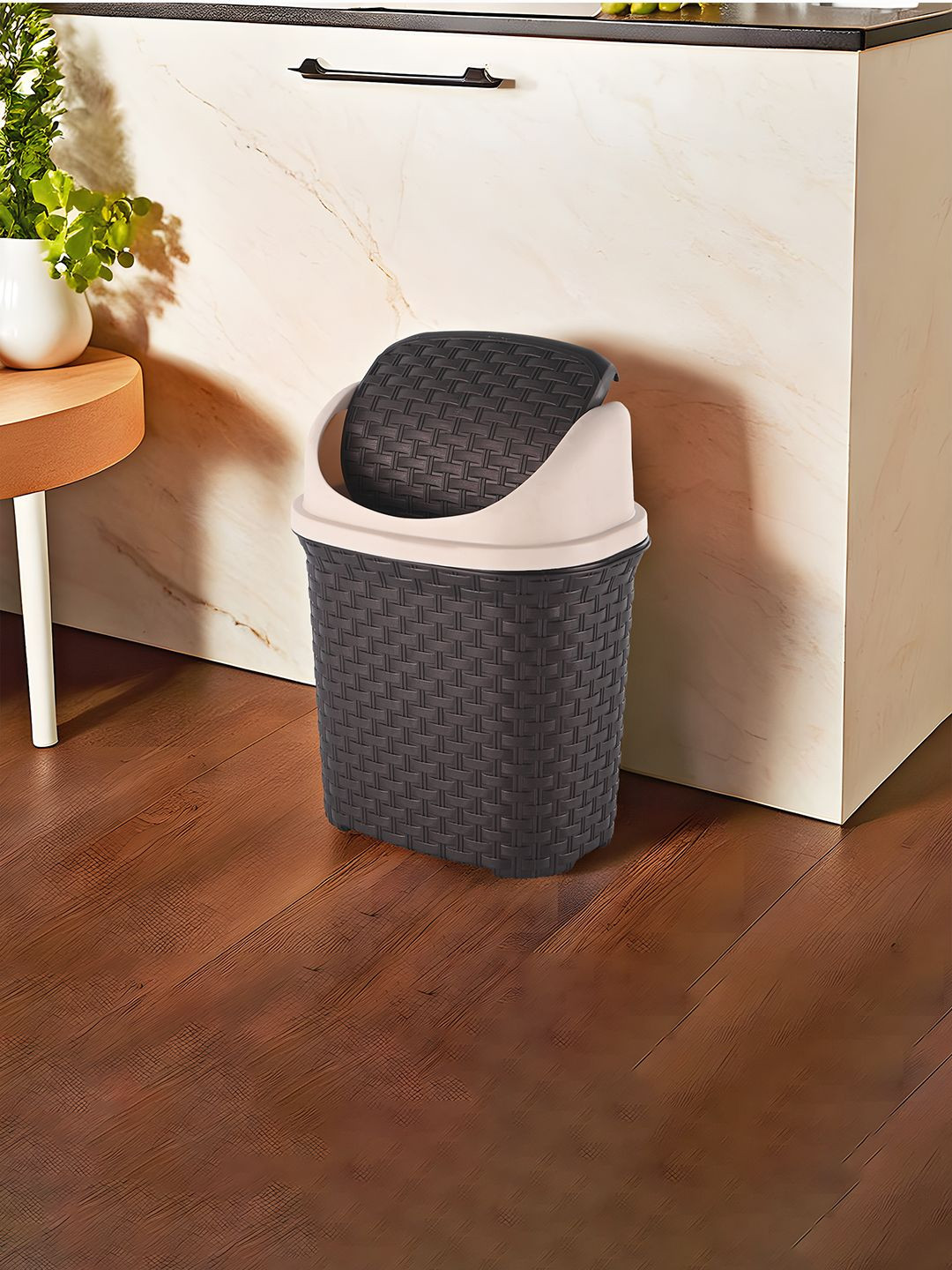 Kuber Industries Brown Textured Pedal Dustbin- 7 Ltrs