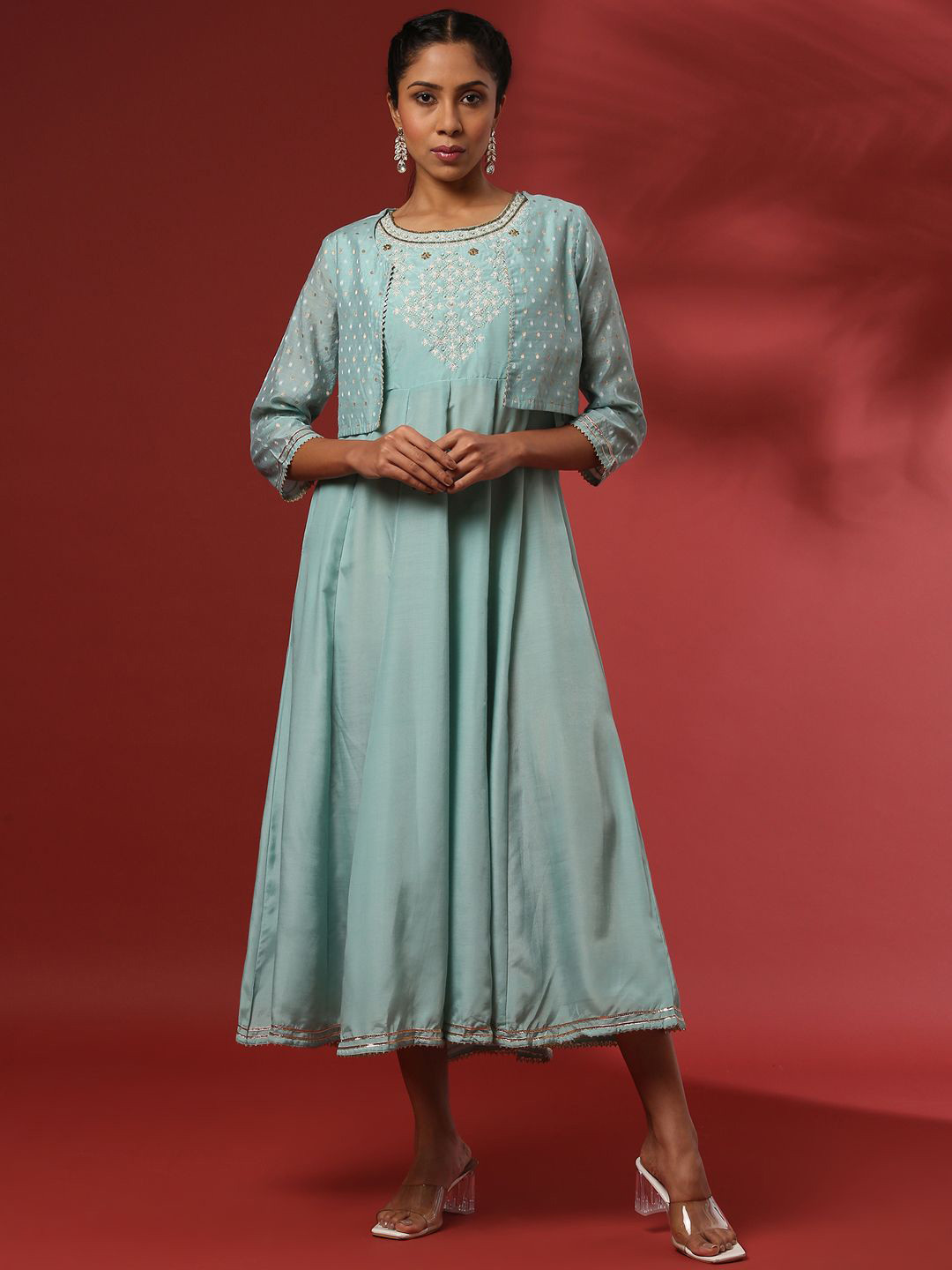 Abhishti Women Embroidered Sleeveless Dress With Cropped Jacket