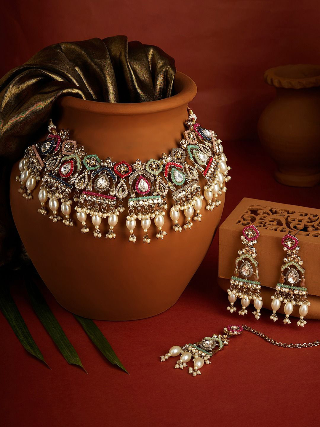 Zaveri Pearls Gold Plated Stones Studded & Beaded Jewellery Set