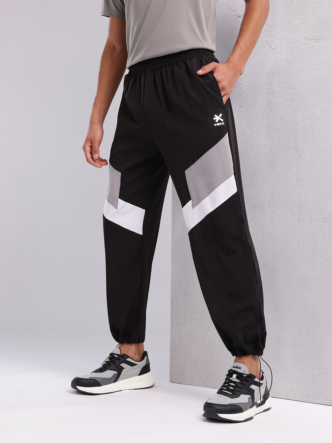 HRX by Hrithik Roshan Men Lifestyle Colorblocked Joggers with Toggle